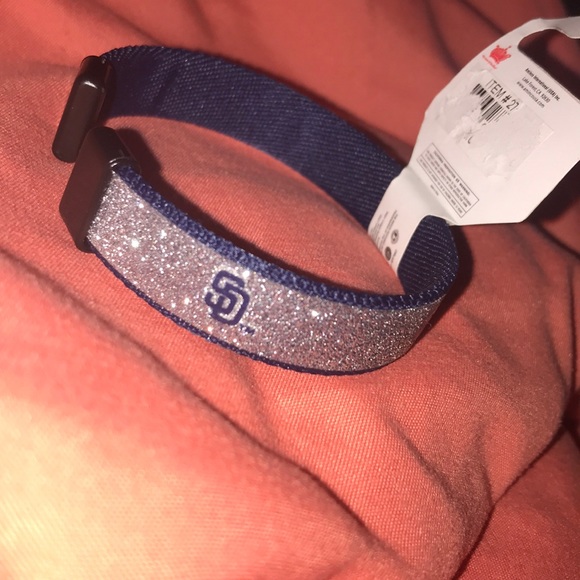 official MLB San Diego Padre’s snap bracelet💙 - Picture 2 of 8